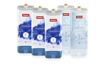 Set 5 UltraPhase - Запаси за половин година: 3 x UltraPhase 1 Aqua и 2 x UltraPhase 2 Пет касети за перилен препарат Miele UltraPhase, три с етикет "1" и две с етикет "2".