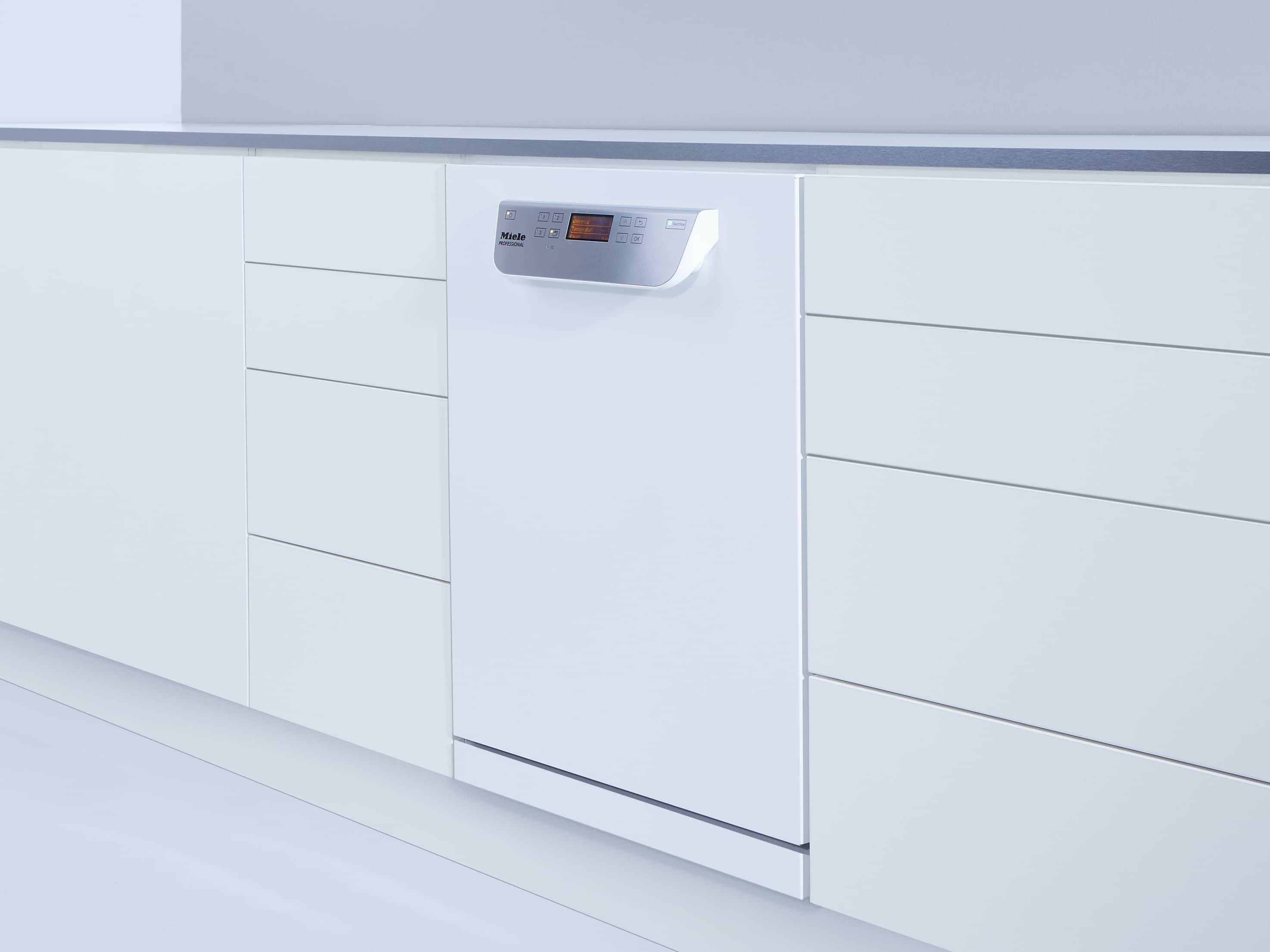 Miele - ABL 50 Fehér – Kiegyenlítő takaróléc a lábazathoz - 2