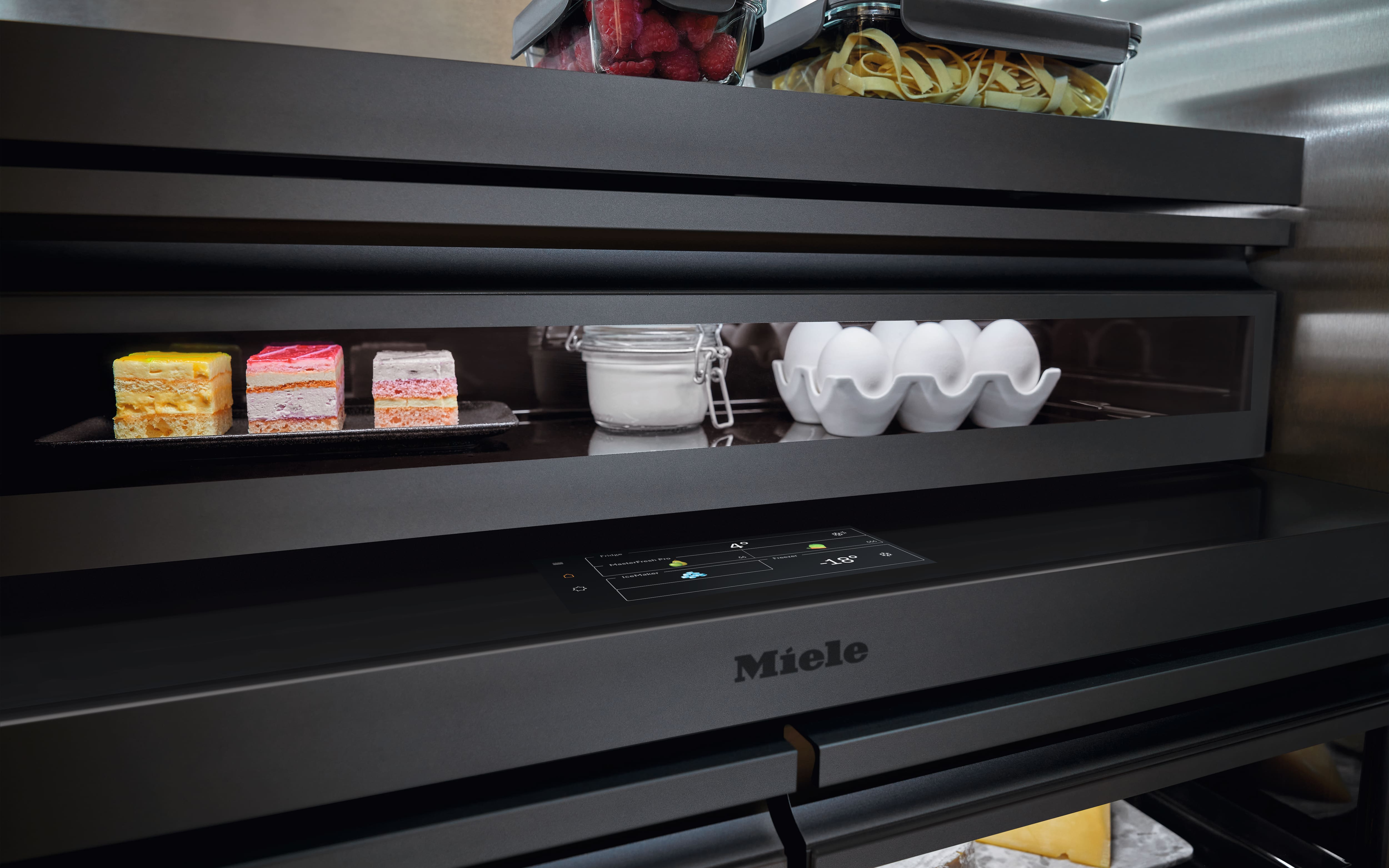 More freshness thanks to low-temperature drawer More freshness thanks to low-temperature drawer