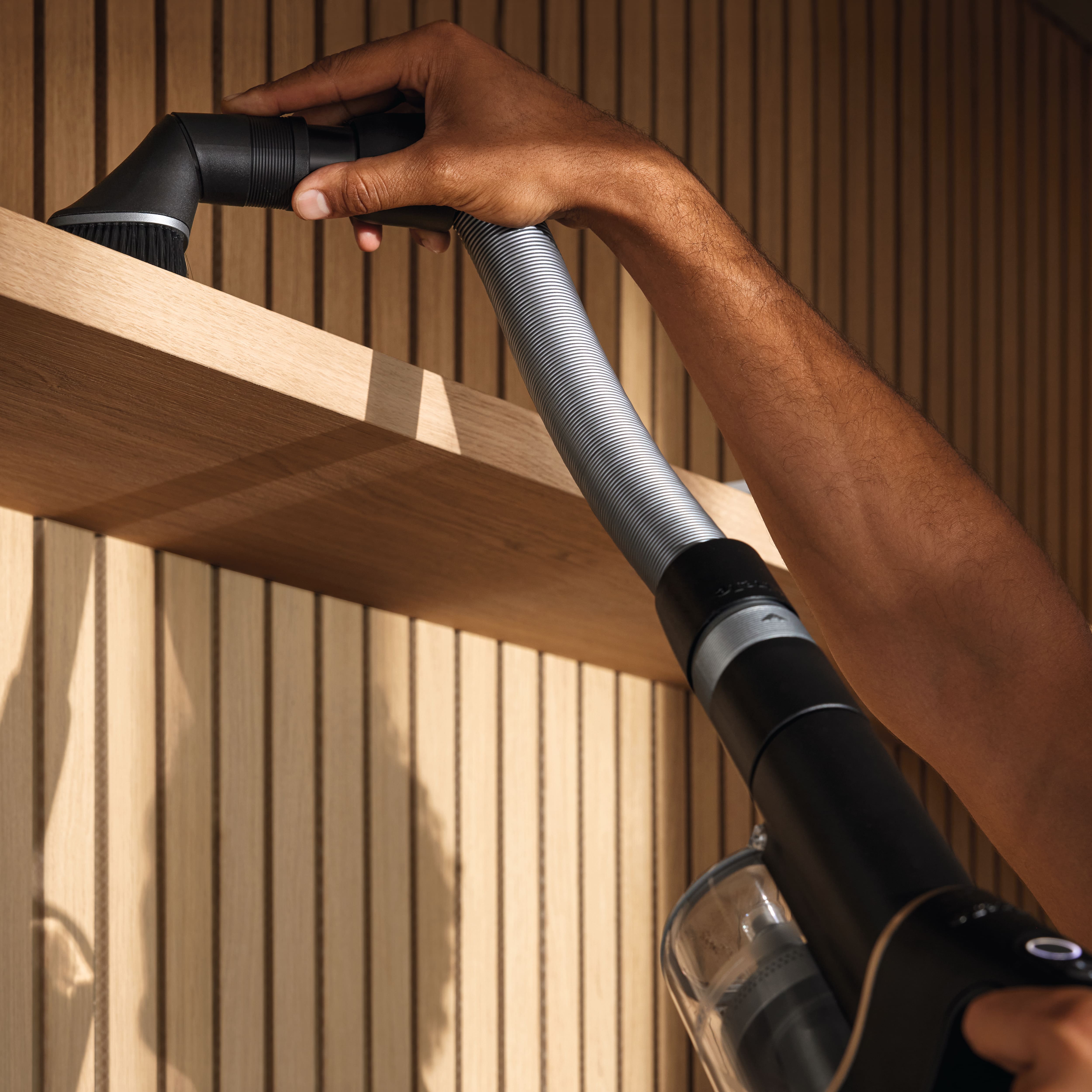 Easily extendable for extra reach Easily extendable for extra reach