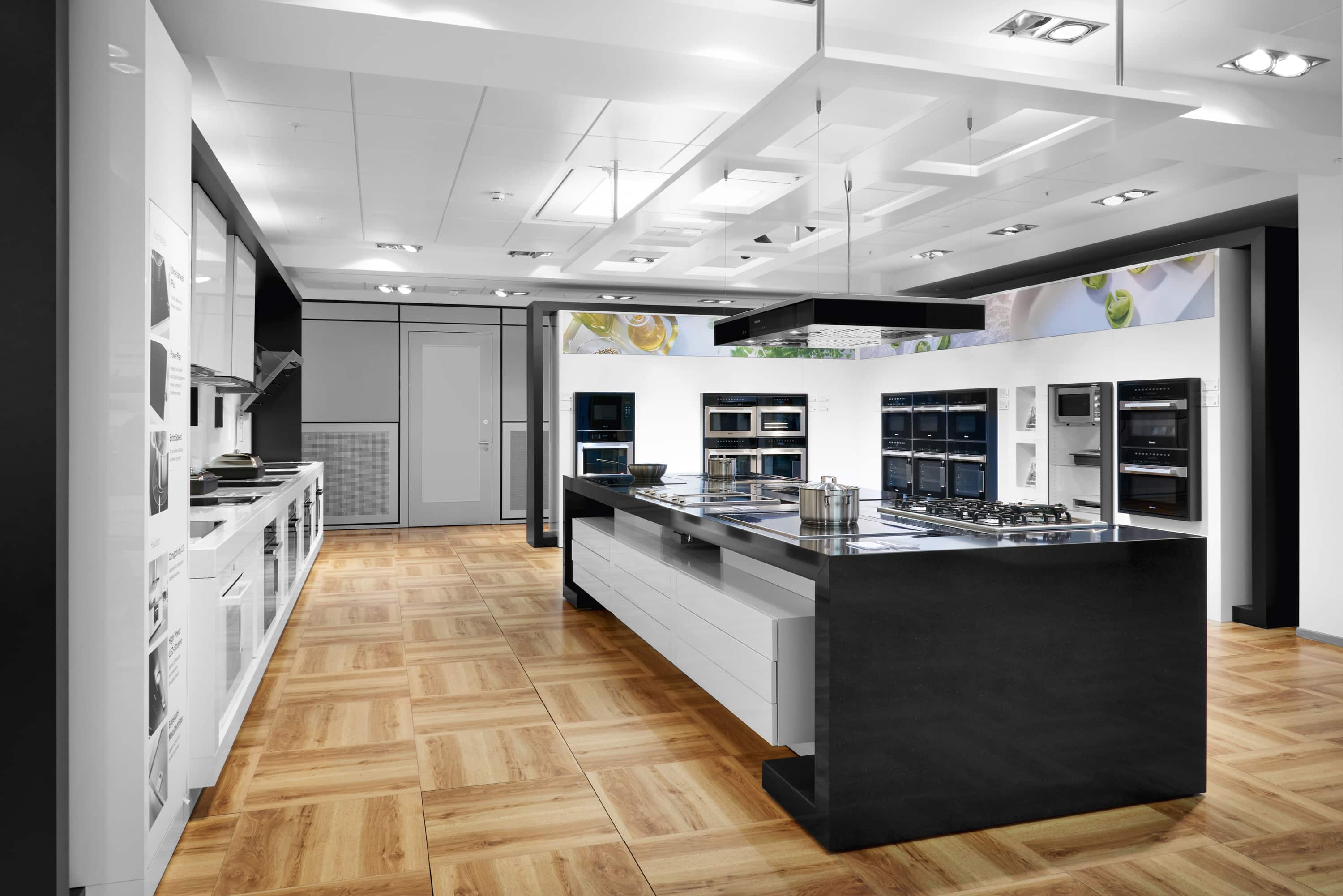 Miele-Küche mit Cocktailbar Miele-Küche mit Cocktailbar
