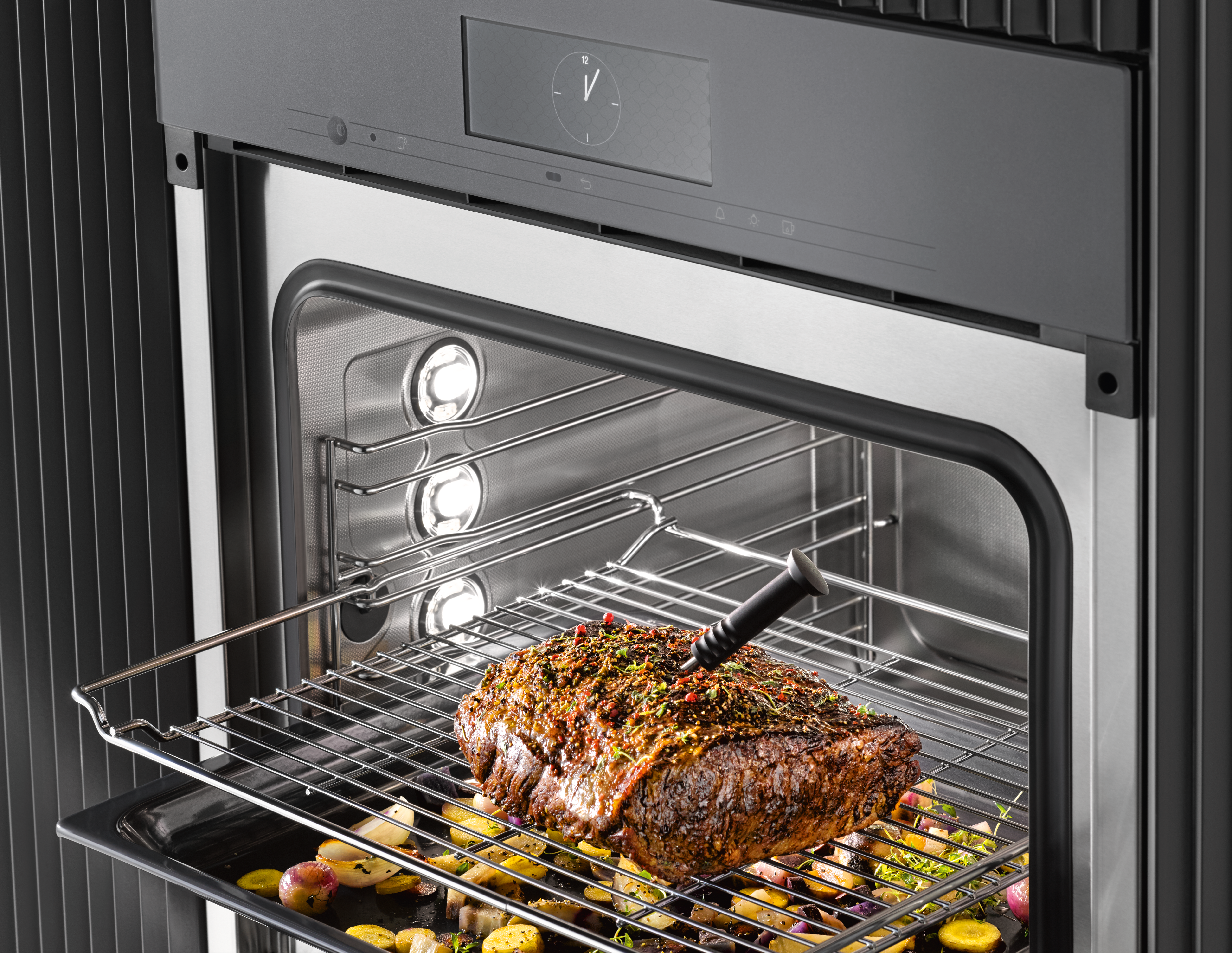 Product image, Sales adviser image