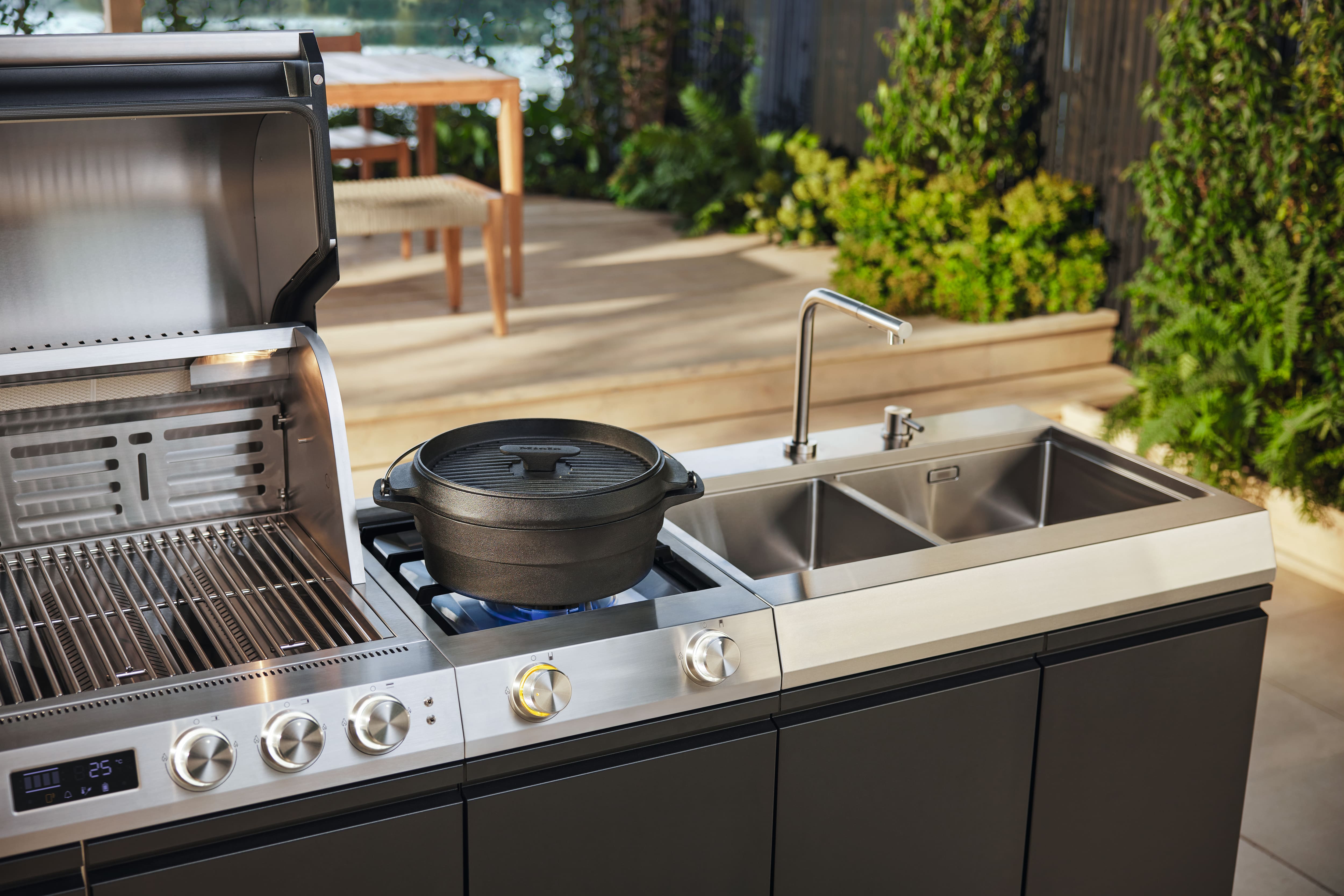 Perfekt auf das Outdoor-Cooking-Zubehör abgestimmt Perfekt auf das Outdoor-Cooking-Zubehör abgestimmt