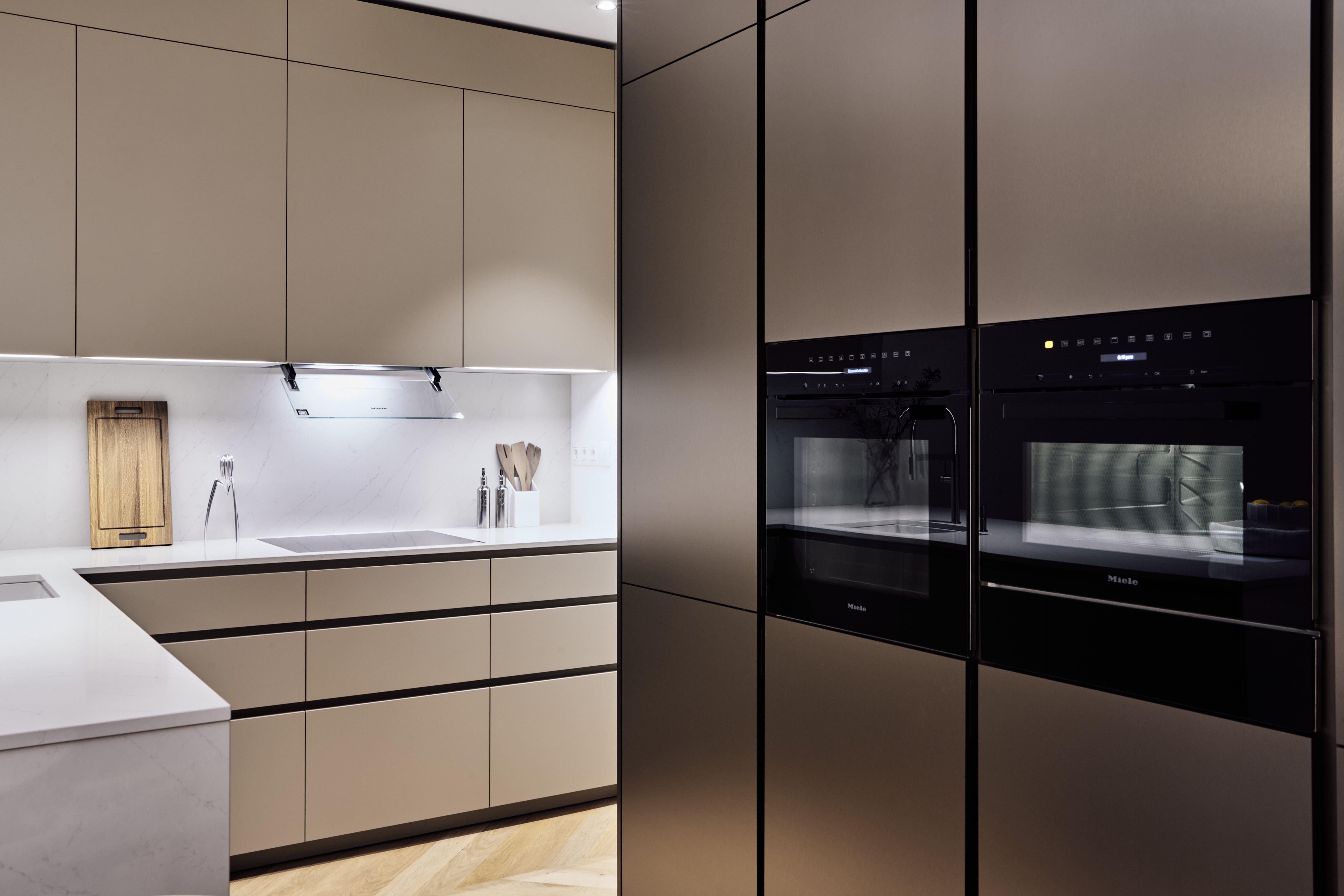 Miele készülékekkel berendezett konyha Miele készülékekkel berendezett konyha