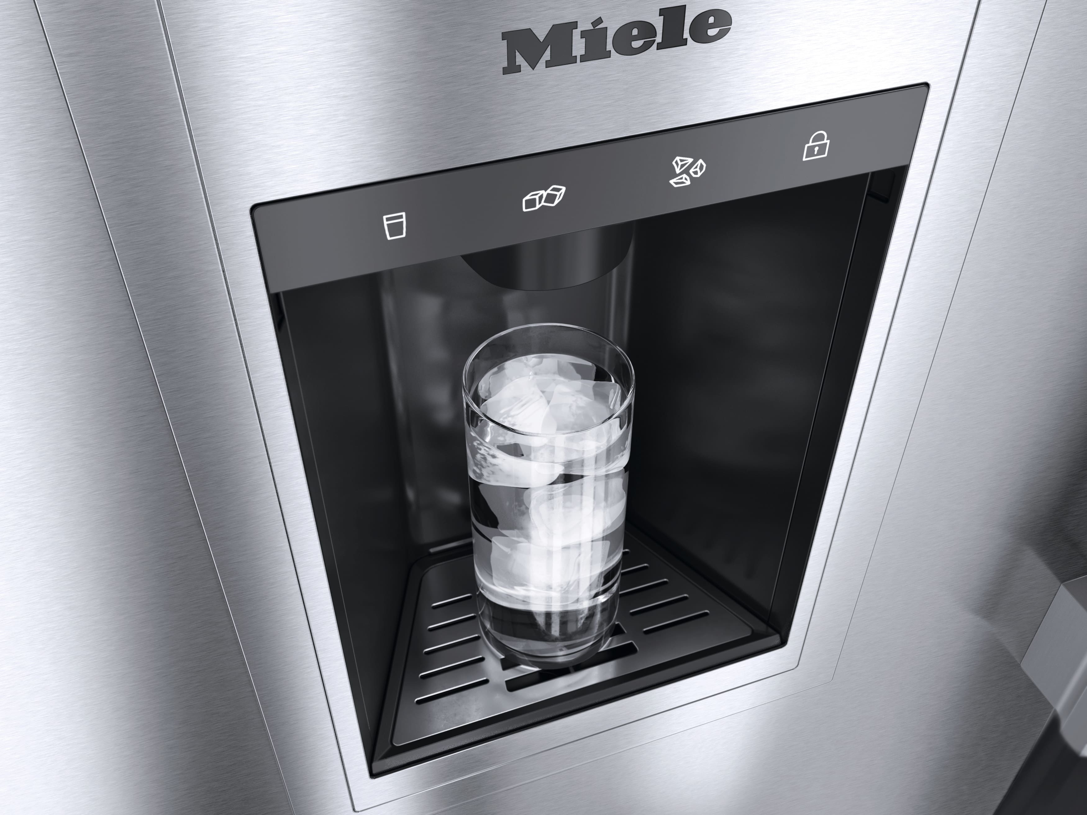 Ice and chilled water at the touch of a button