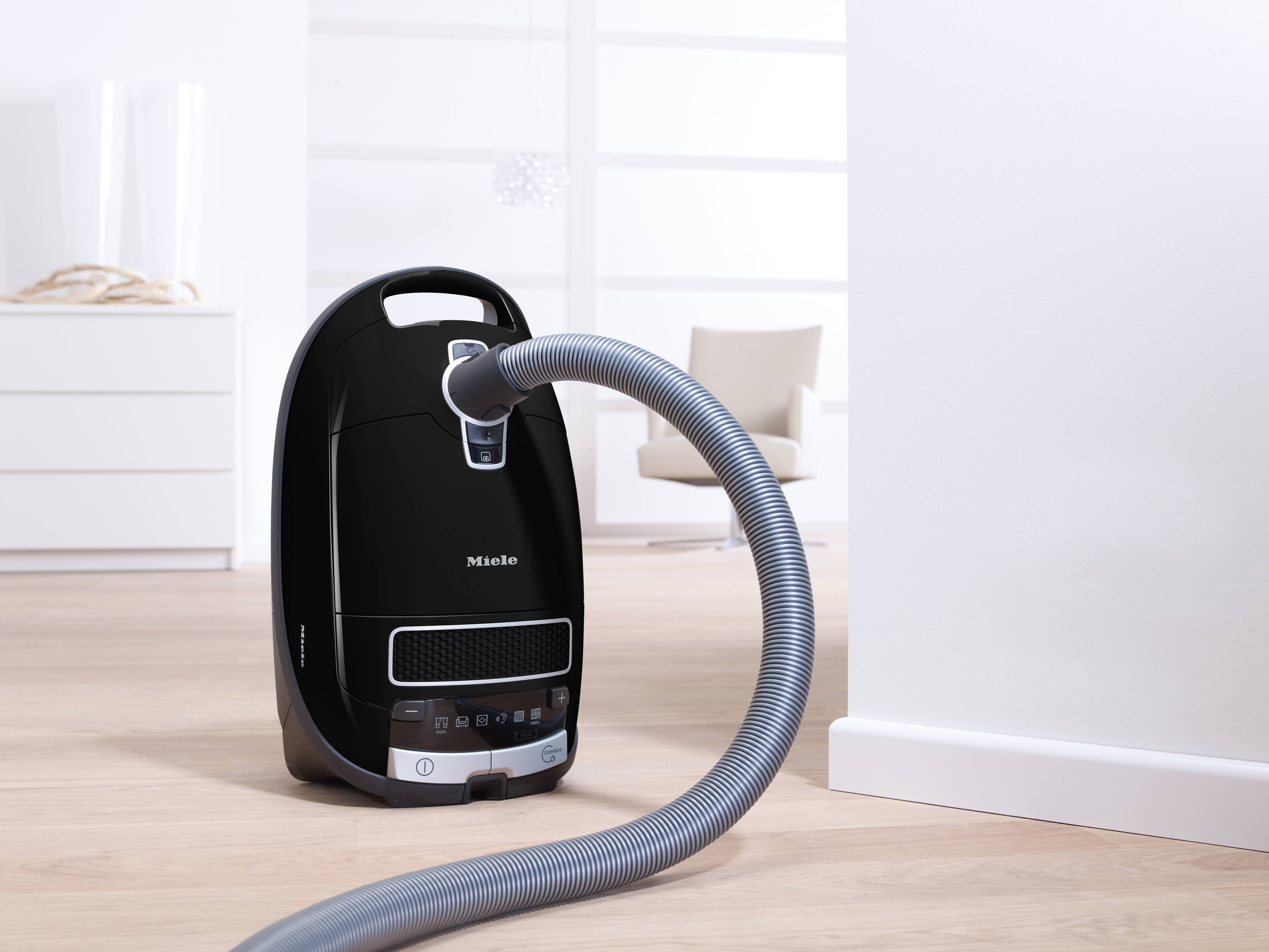 Miele - Complete C3 Cat \u0026 Dog Black 