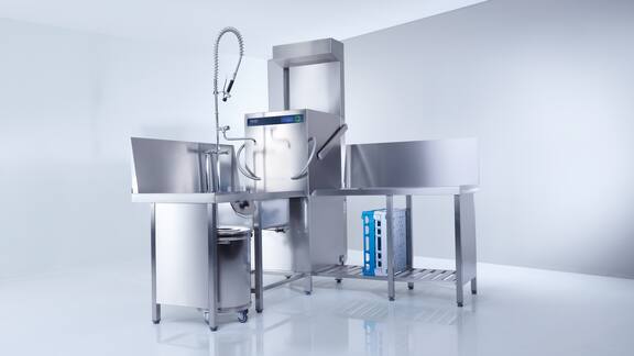 Reklámfotó a Miele Professional ipari áteresztő mosogatógépéről.
