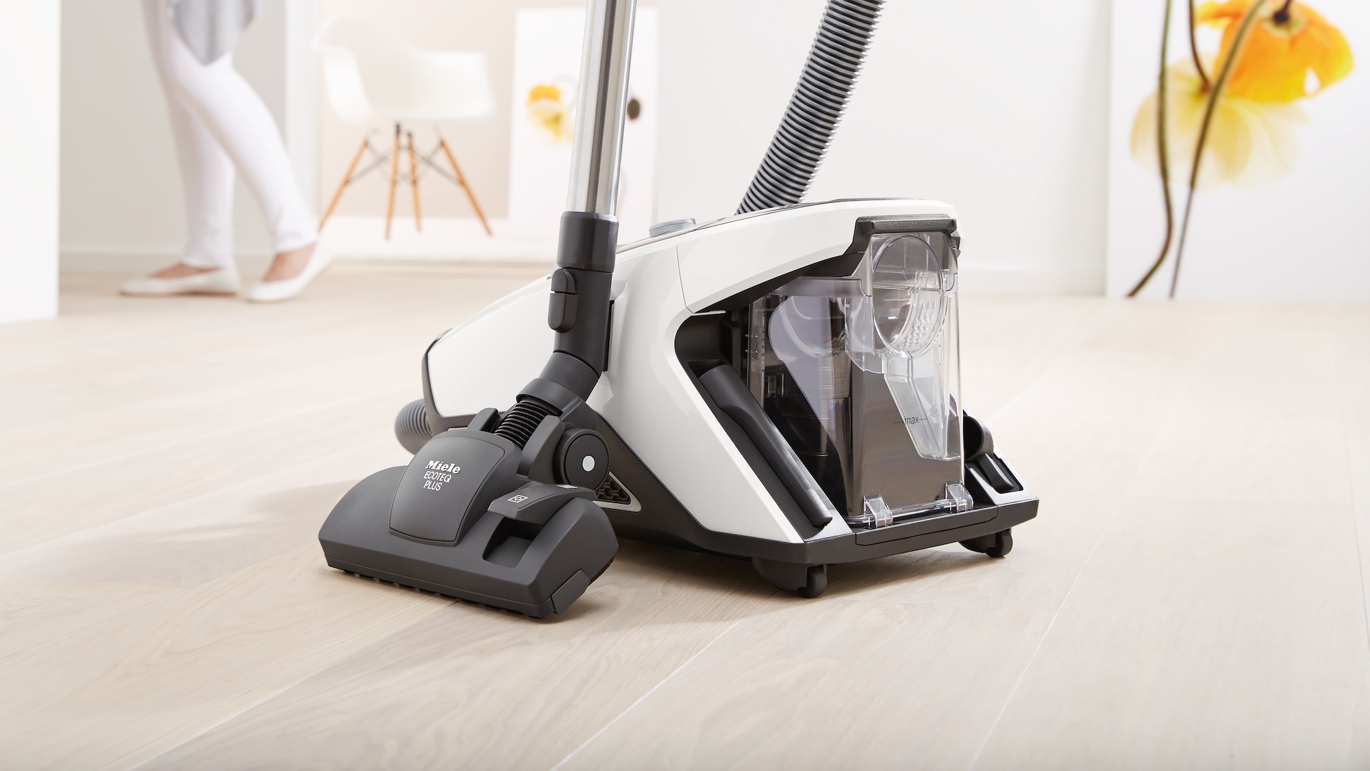 Obrázok bezvreckového podlahového vysávača Miele Blizzard CX1