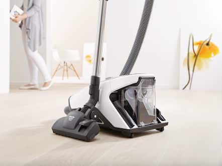 Blizzard CX1 Cat & Dog Bagless vacuum cleaner | Bagless Cylinder Vacuum  Cleaners | Miele online shop