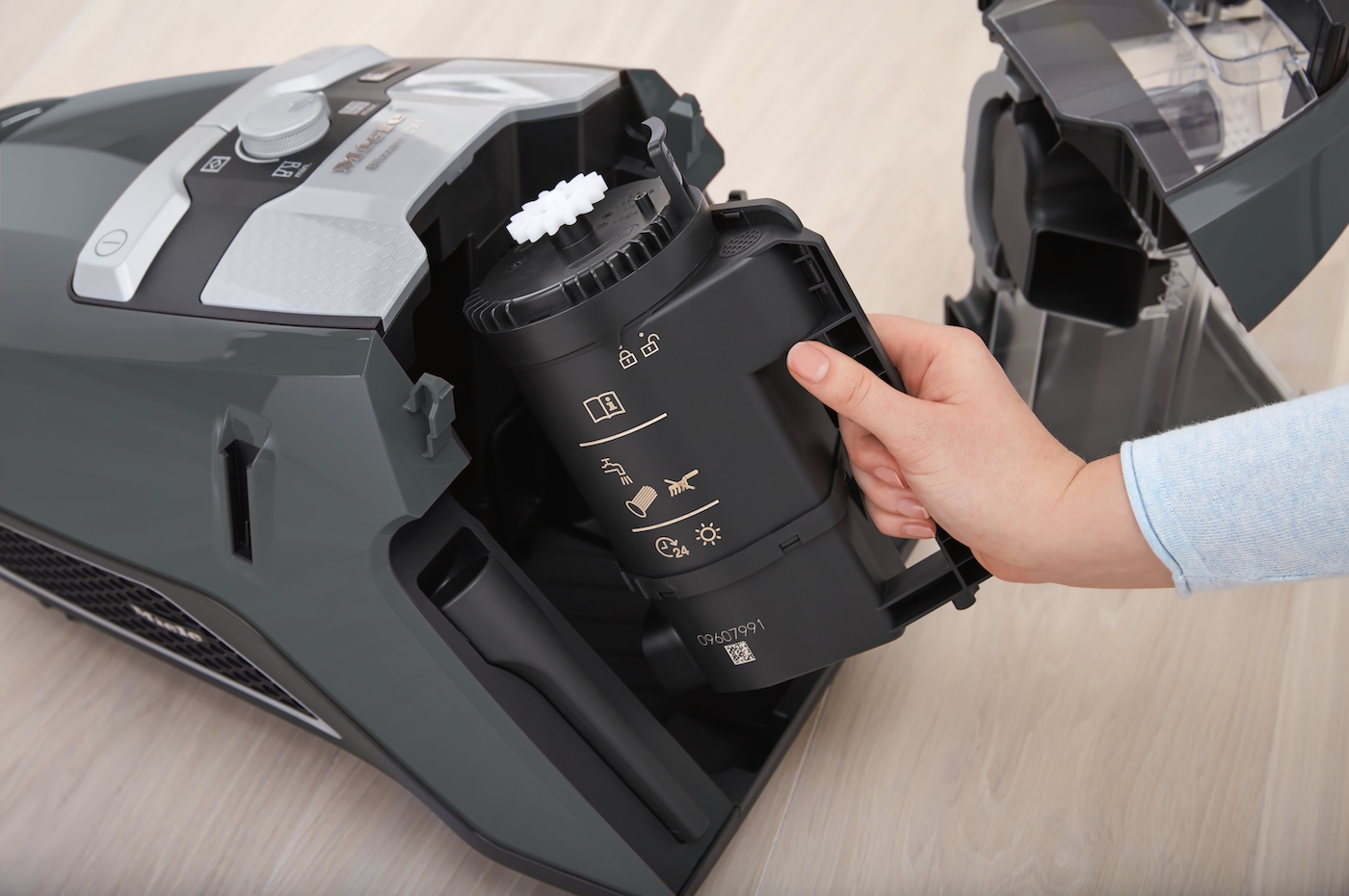 Blizzard CX1 Powerline SKRF5 Bagless cylinder vacuum cleaners Bagless