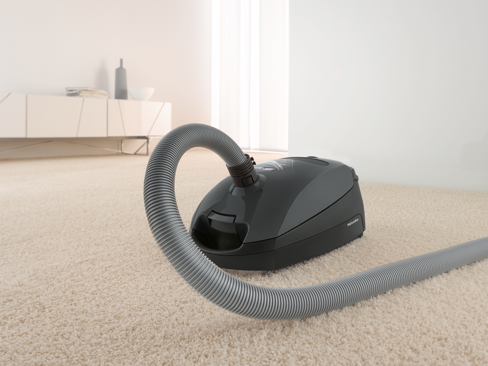 Classic C1 Pure Suction PowerLine SBAN0 Miele