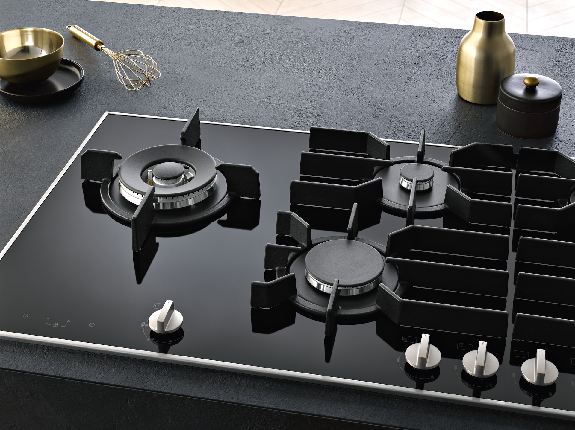 Hobs - KM3054-1 G   USA   EDST   120/60 - 4