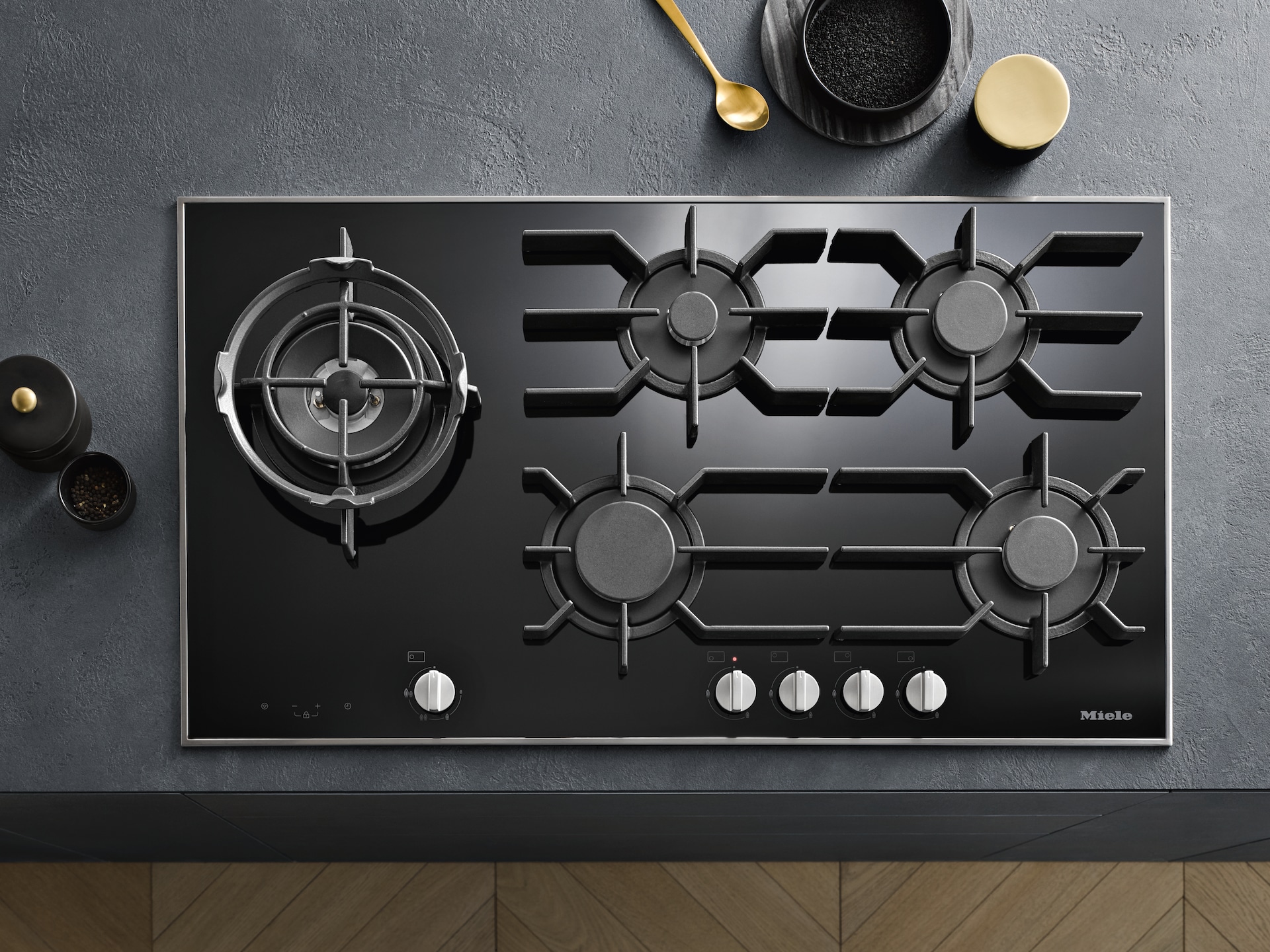 Hobs - KM3054-1 G   USA   EDST   120/60 - 5