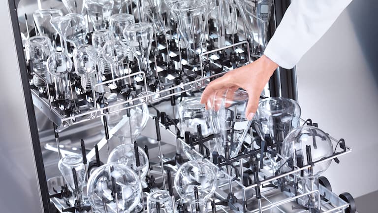 Lab Dishware Laboratory dishwashers for analytically pure reprocessing | Miele ...