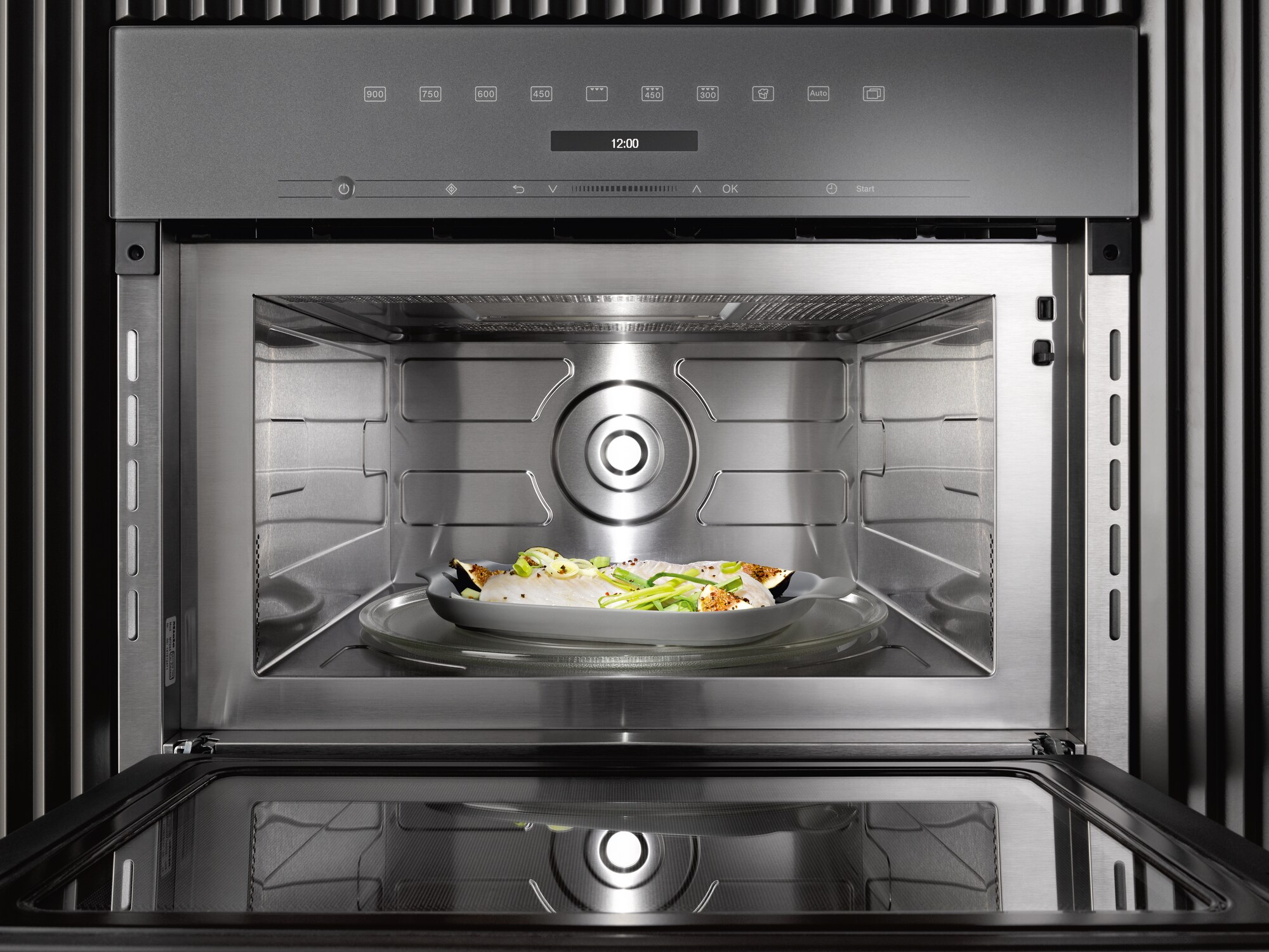 Explore Freestanding & Integrated Microwaves | Miele