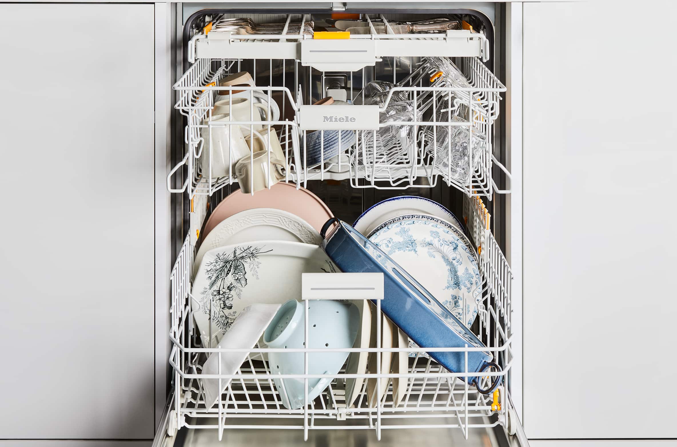 miele dishwasher not cleaning