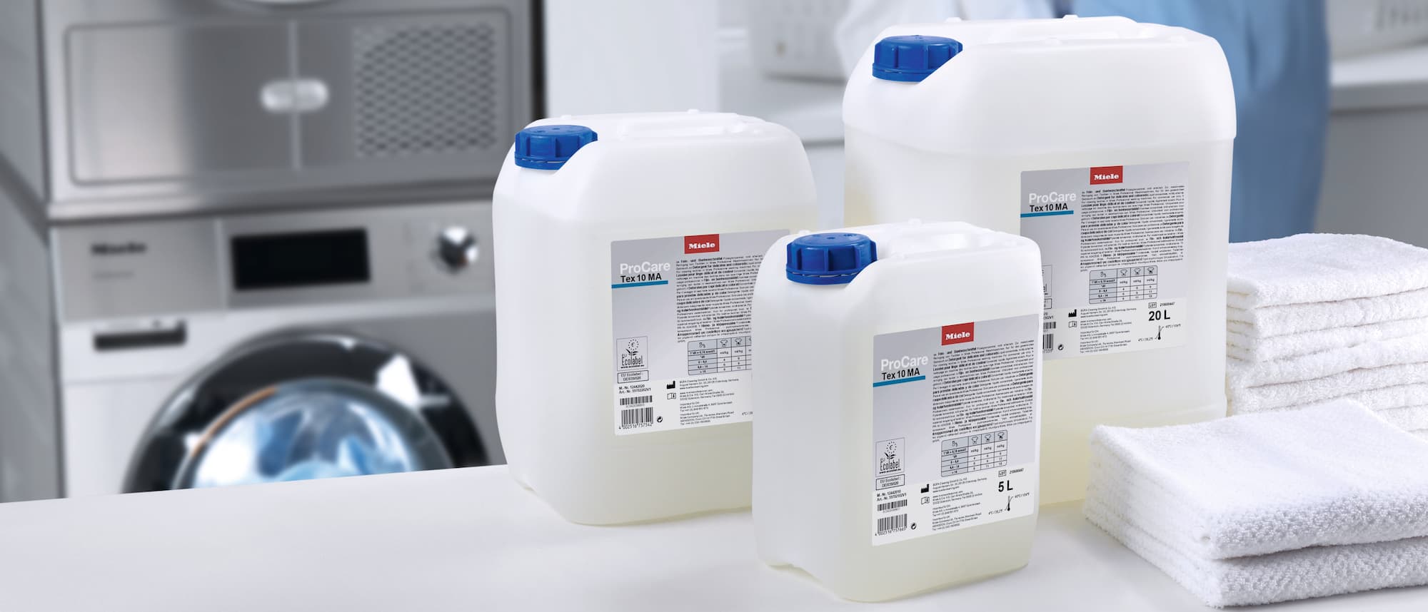 Kit Pulizia Microfibra Uniters - Detergente 225ml, Panno, Guanto E Spugne Per Tessuti E Divani - Foto 3