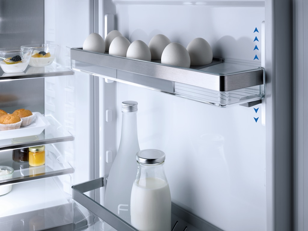 Điều chỉnh linh hoạt các ngăn kệ trên cửa tủ