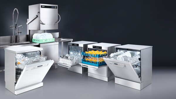 Rendering von Miele Professional Frischwasserspülmaschinen und einer Durchschub-Spülmaschine