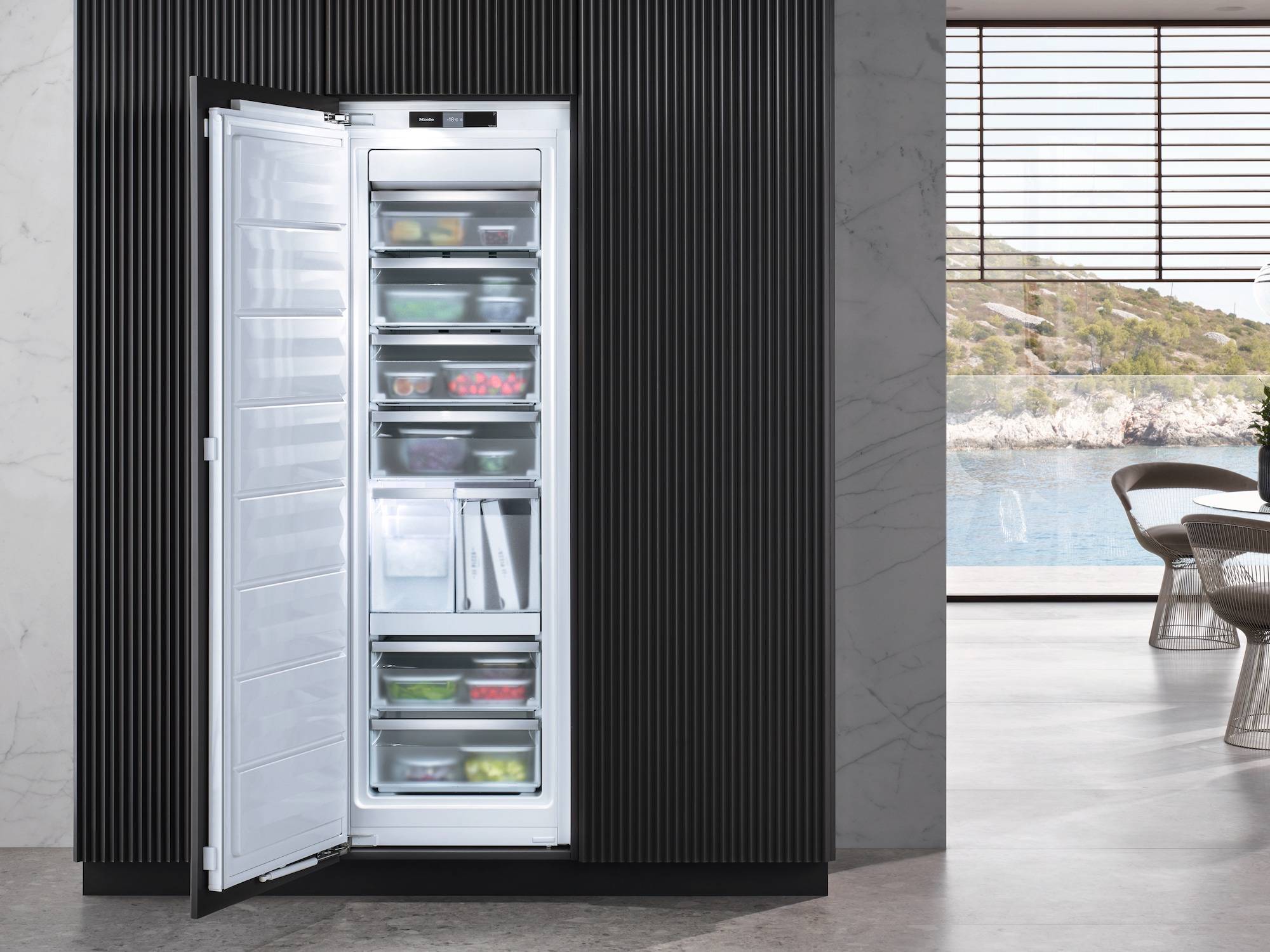 Freezer Machine Storage Product Features | Built-in freezers | Miele