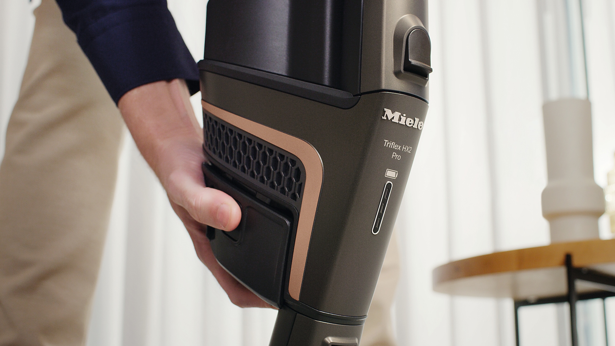 Triflex HX2 | Powerful cleaning | Miele