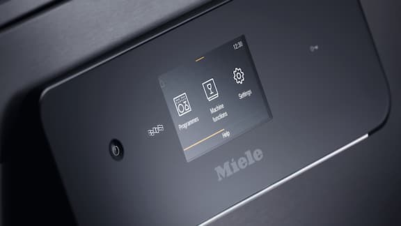 Miele Professional MasterLine touchdisplay and display with program selection