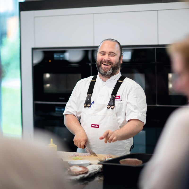 Morten viser juleoppskrifter