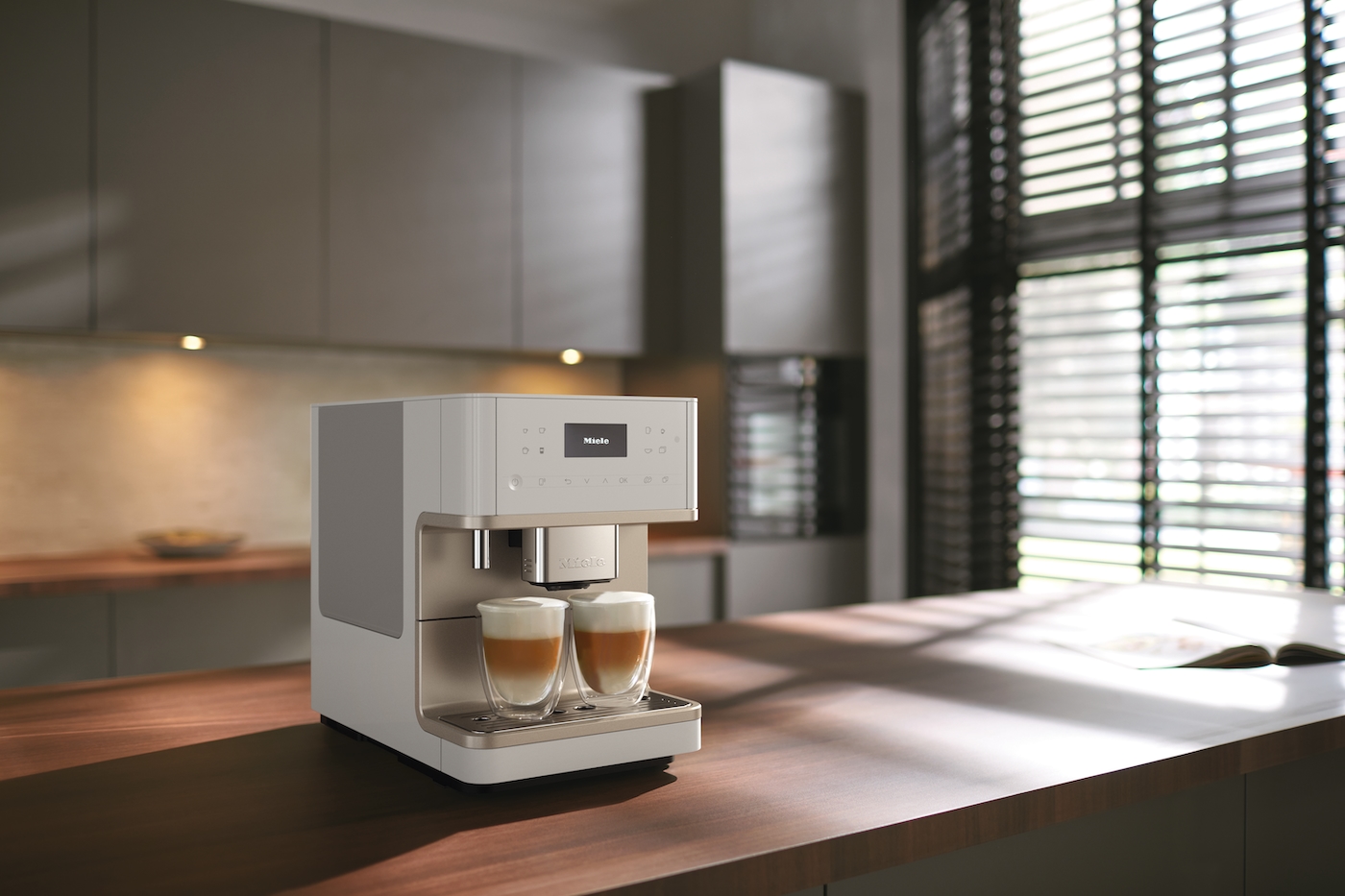 CM 6360 MilkPerfection balts kafijas automāts ar WiFi un piena tvertni product photo Laydowns Detail View ZOOM