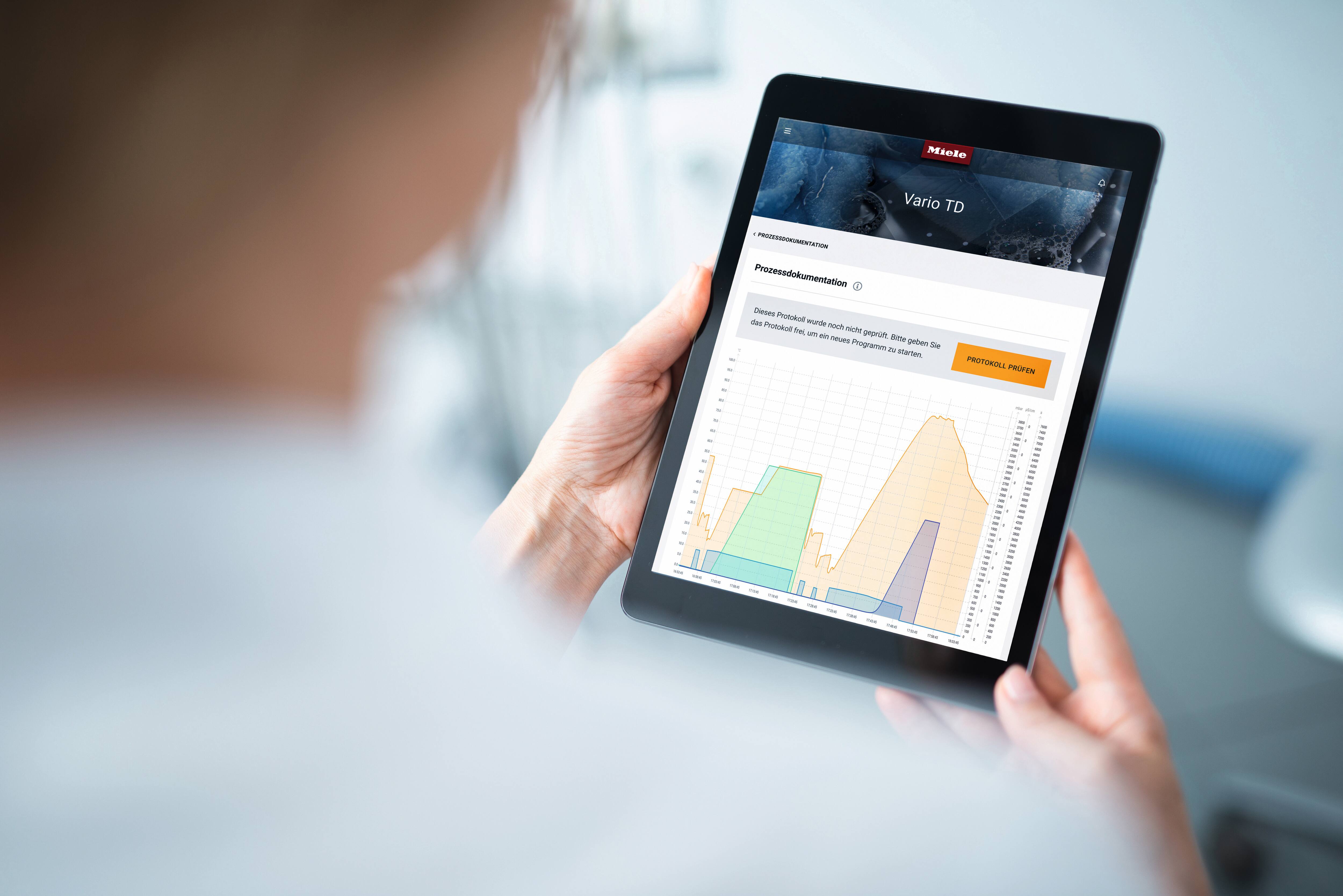 Tablet mit Ansicht der Prozessmanagement Funktion von Miele MOVE.