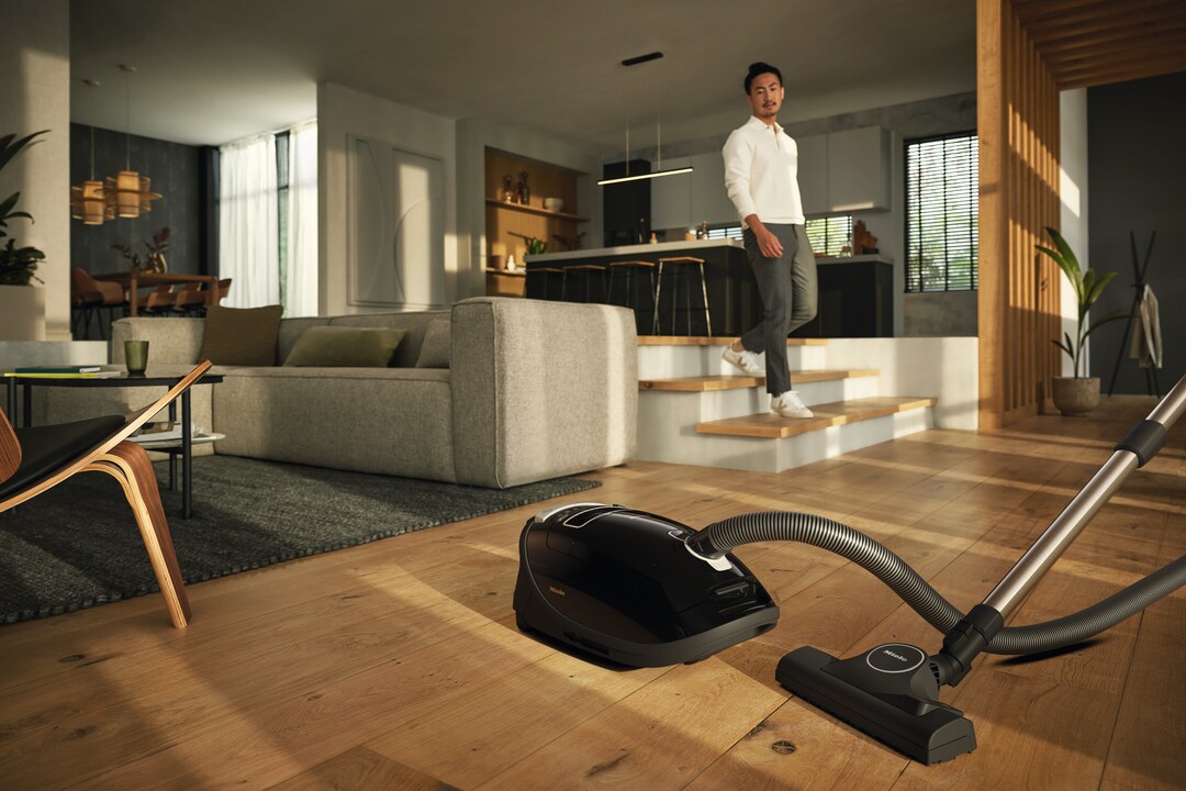 Miele Complete C3 Black Diamond EcoLine Obsidiansort Støvsugere