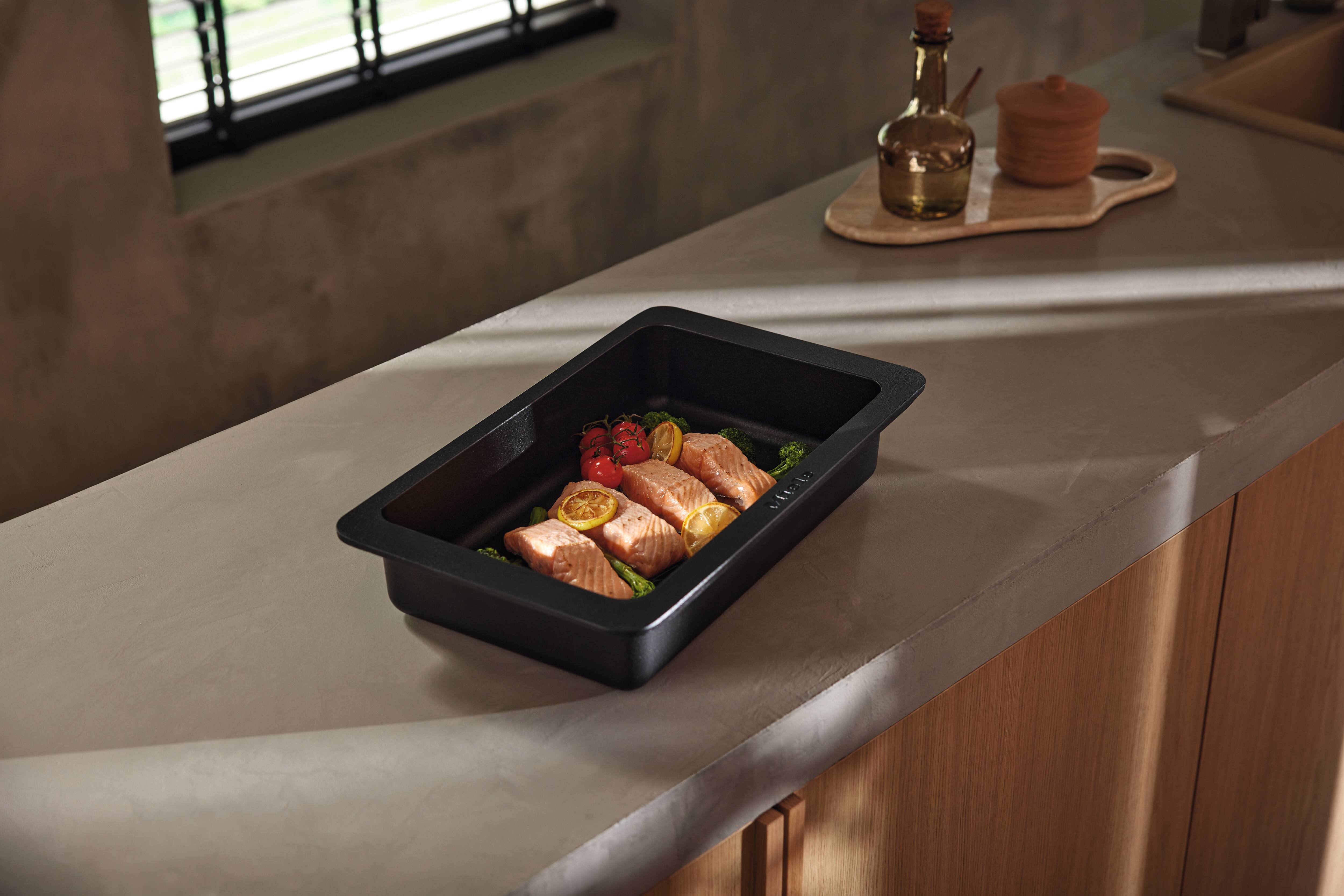 Plat à rôtir gourmet HUB 5000-M de Miele Plat à rôtir gourmet HUB 5000-M de Miele