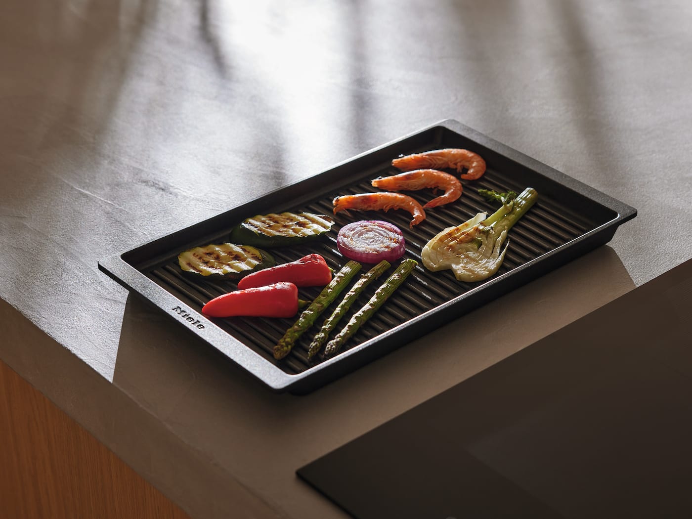 Miele 产品详情 | GGRP Gourmet griddle plate 烧烤盘