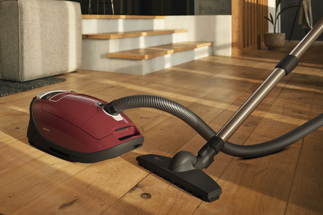 Miele Complete C3 125 Gala Edition Taybærrød Støvsugere