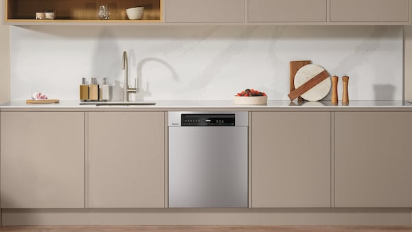 Built-under dishwasher