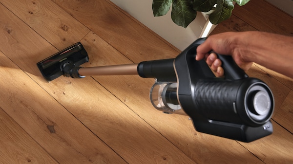 Miele duoflex vacuum being used