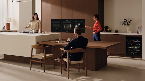 Friends in kitchen