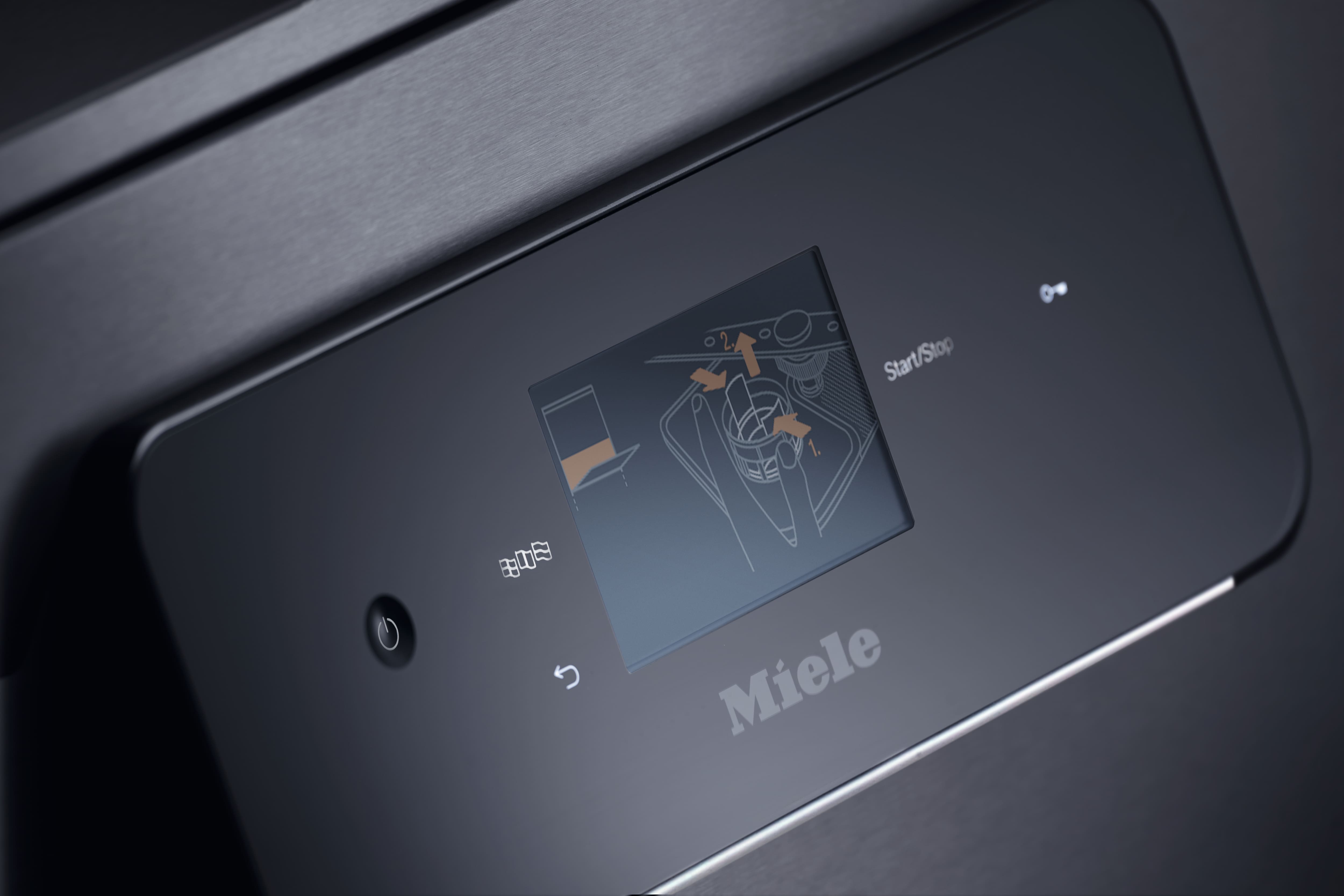 Das große Farbdisplay eines ExpertLine Laborspülers PLW 8683 mit Glastür.