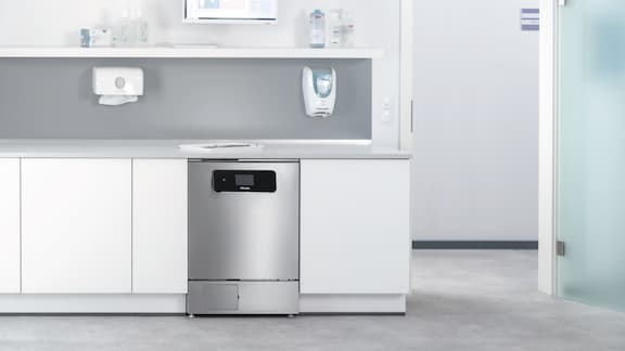 Een ExpertLine machine in de ruimte voor instrumentenbehandeling