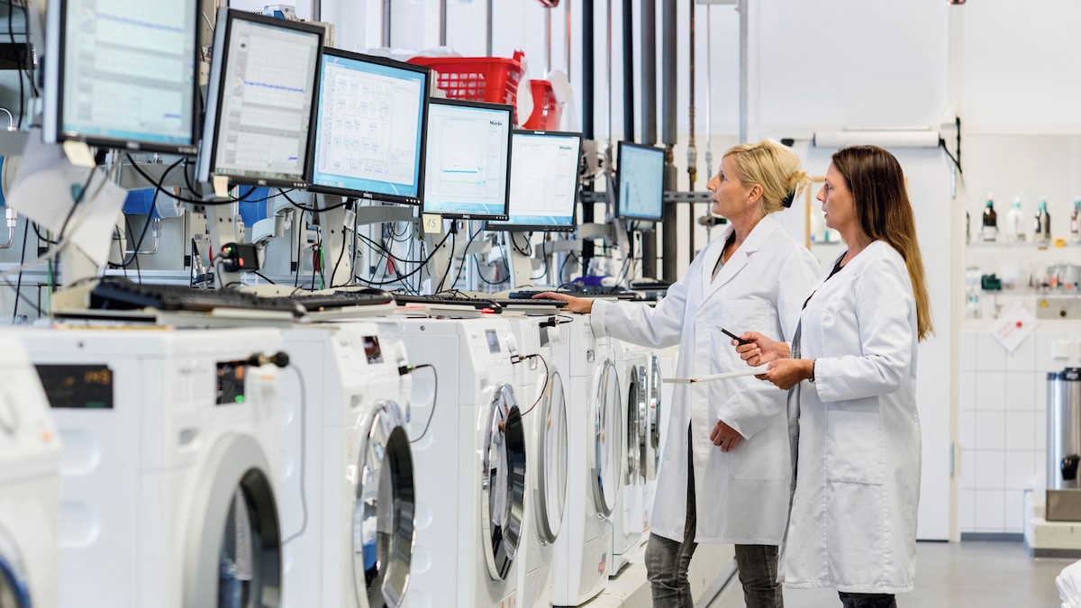 testers checking how Miele washing machines work