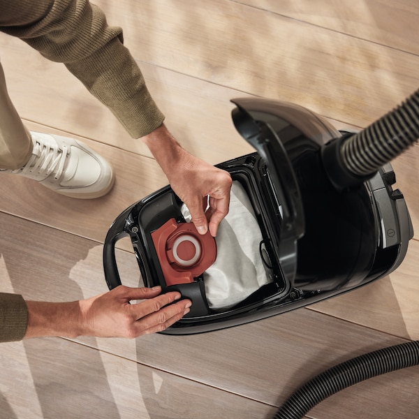 Odkurzacz workowy Miele Guard M1 z dopasowanym workiem