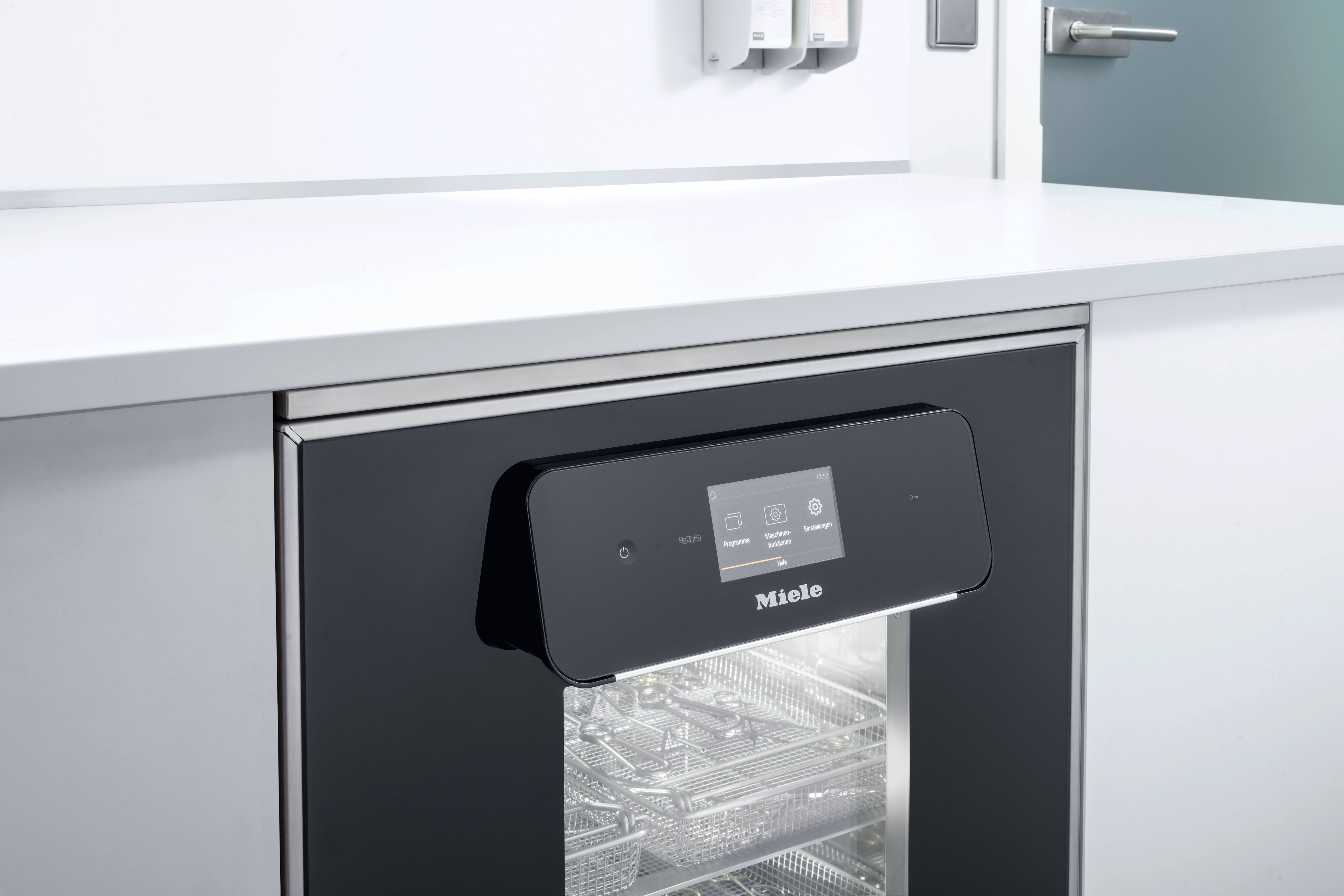 Mycí a dezinfekční automat řady ExpertLine s průhlednými skleněnými dveřmi