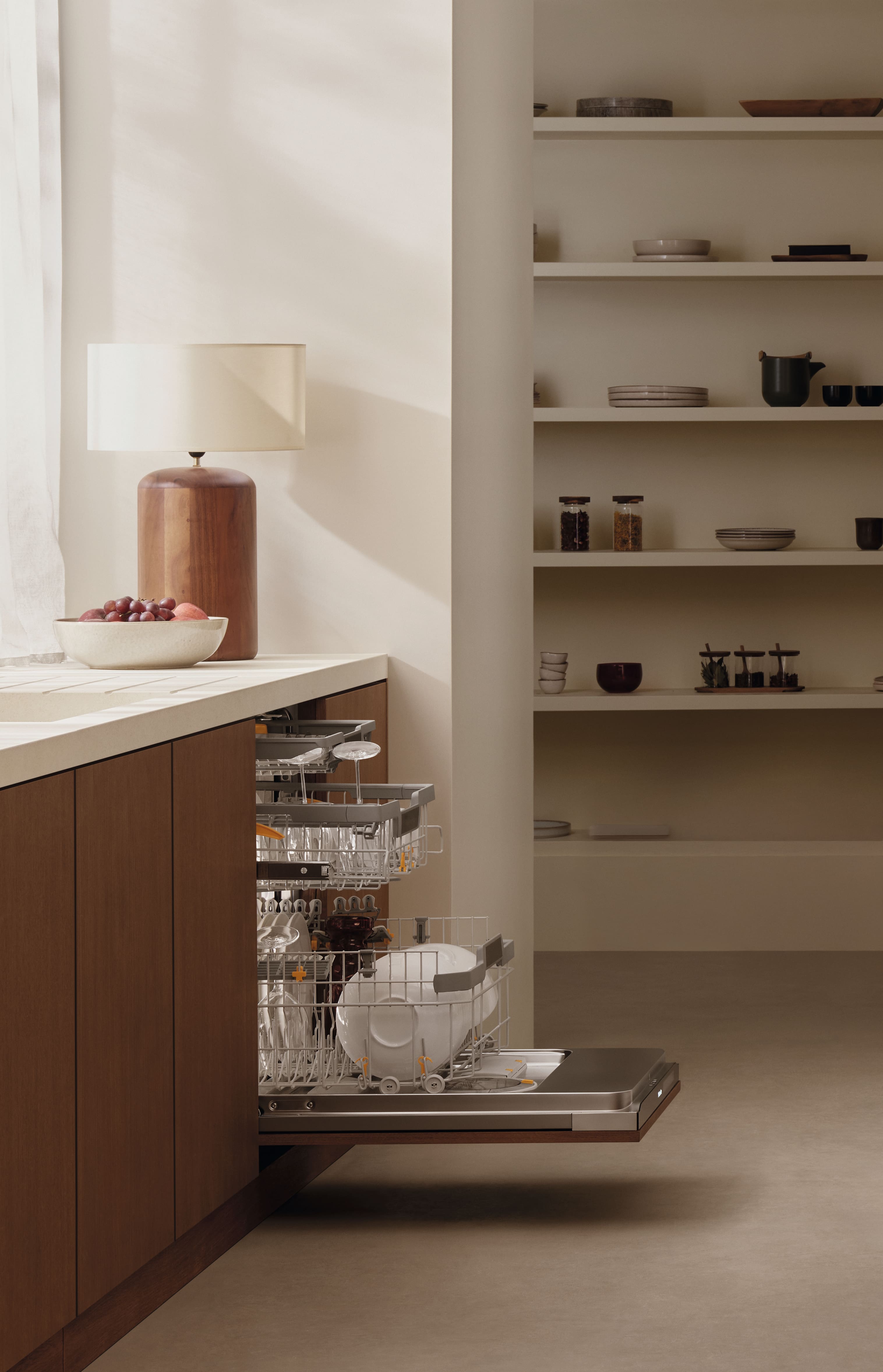 lave vaisselle Miele rempli ouvert lave vaisselle Miele rempli ouvert