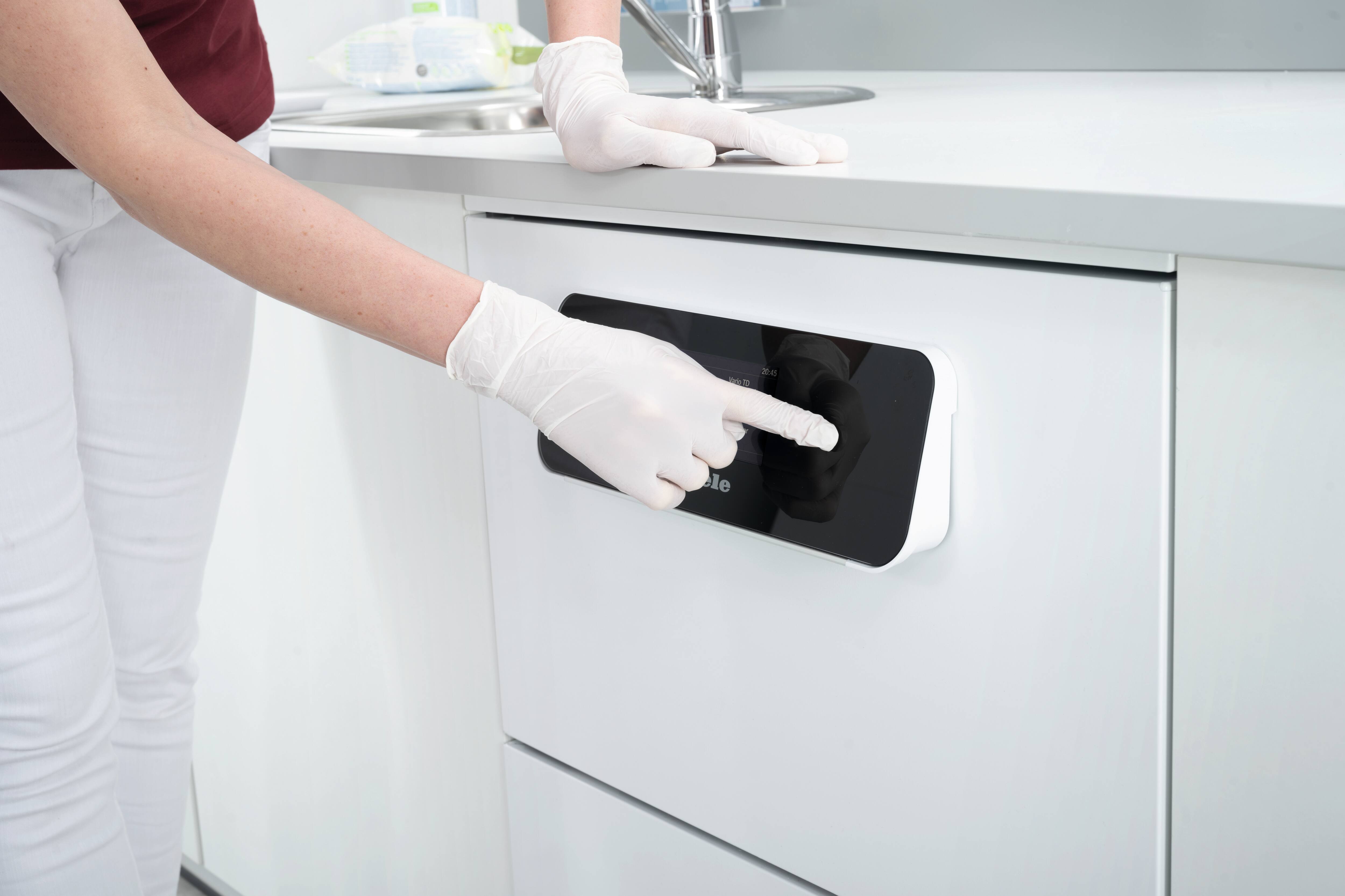 Miele Professional CompactLine, Chargenfreigabe direkt auf dem Display