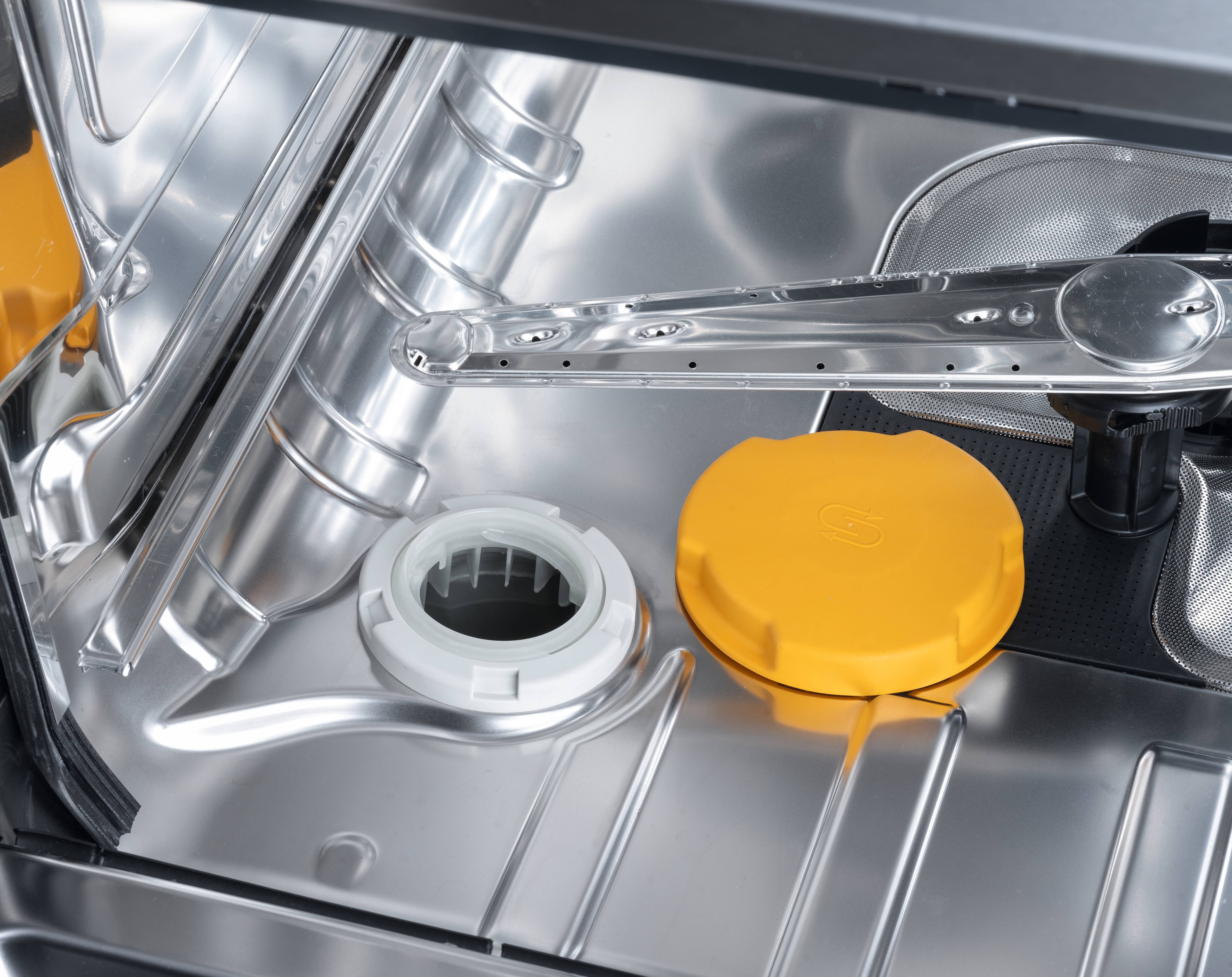 Die Kammer des CompactLine-Thermodesinfektionsgeräts mit Salzauffüllfach