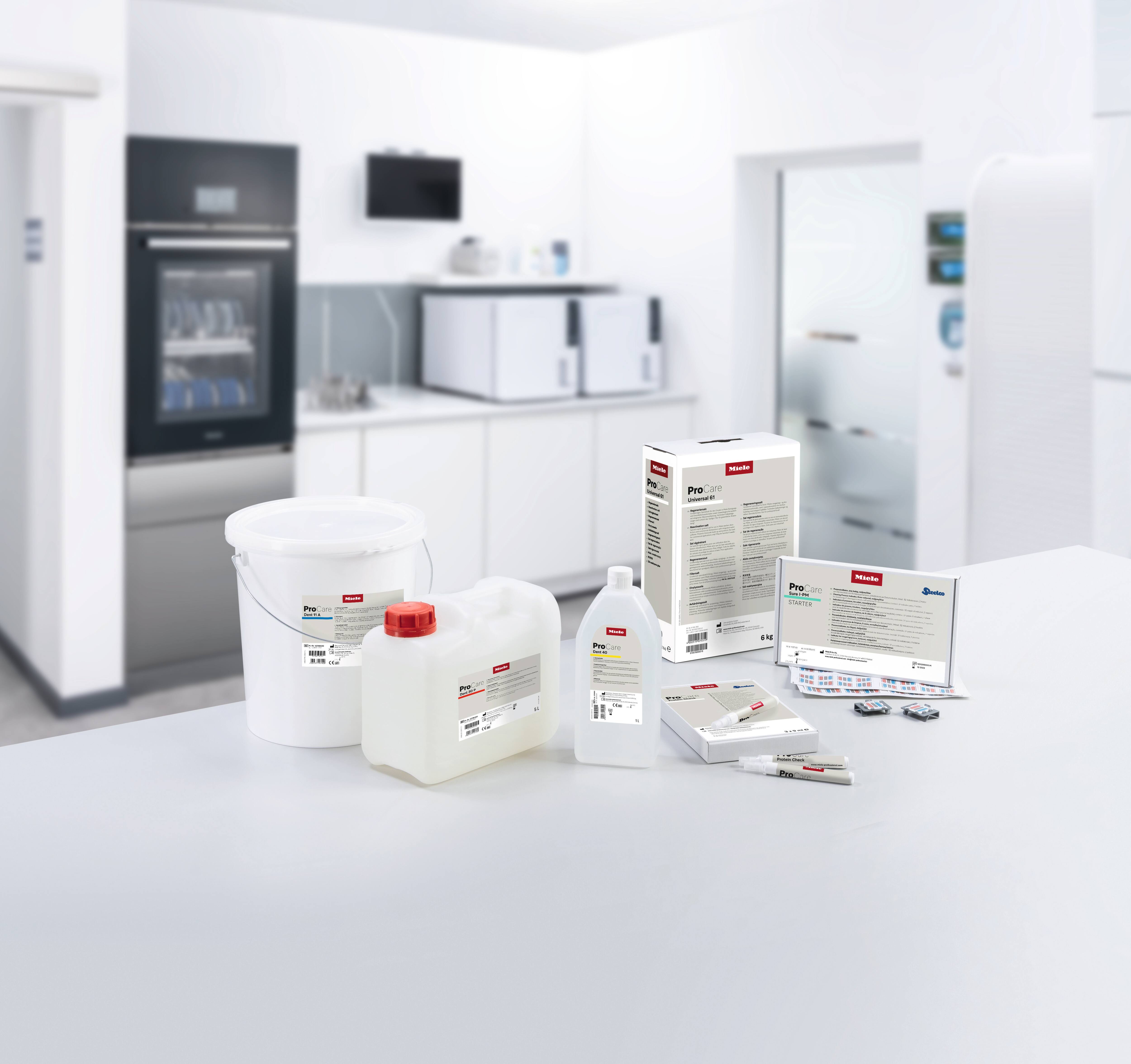 Divers produits ProCare Dent dans un cabinet dentaire.