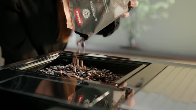 CM 7550 Kaffeevollautomaten Miele - CoffeePassion Obsidianschwarz –